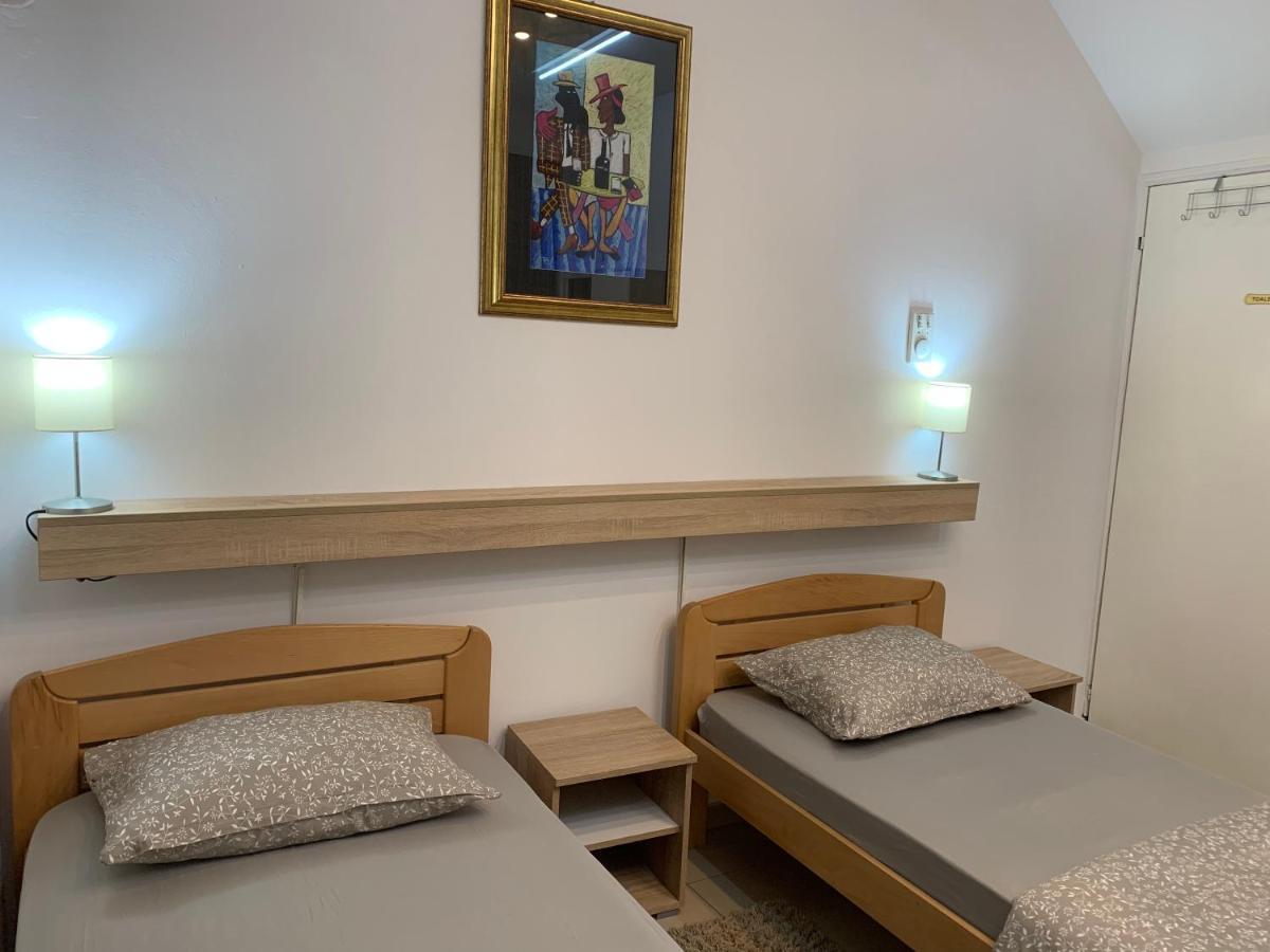 Guesthouse Vladimir & Ana Pančevo Exteriör bild