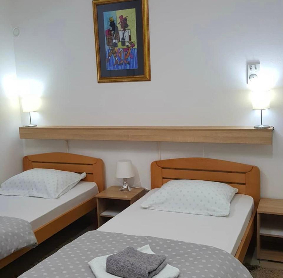 Guesthouse Vladimir & Ana Pančevo Exteriör bild