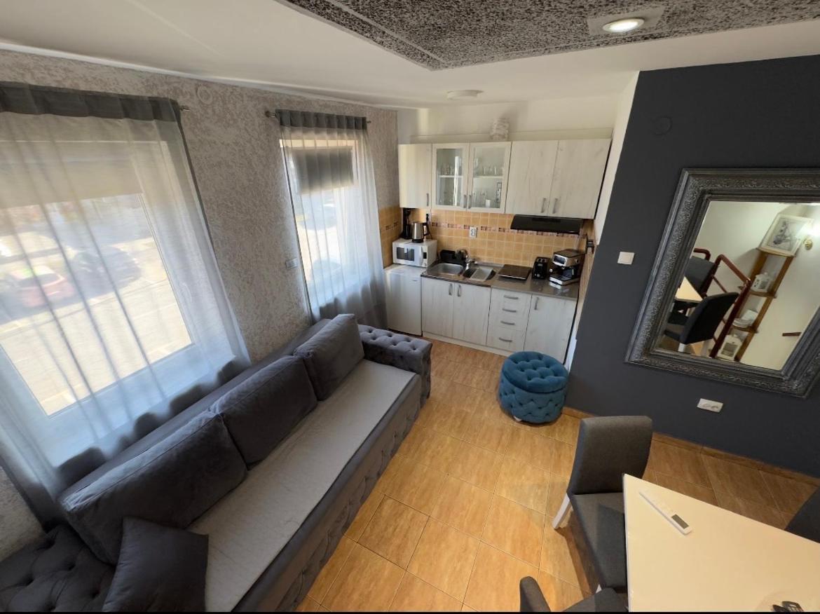 Guesthouse Vladimir & Ana Pančevo Exteriör bild