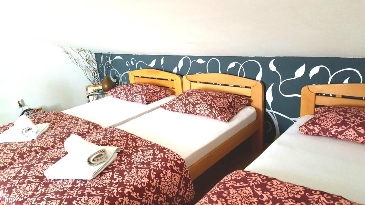 Guesthouse Vladimir & Ana Pančevo Exteriör bild